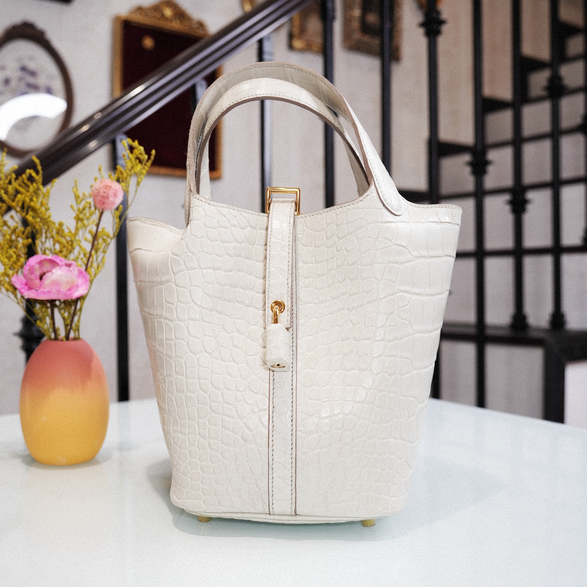 PICOTIN 18 CC8L冰川白 金扣霧面方塊鱷魚 菜篮子