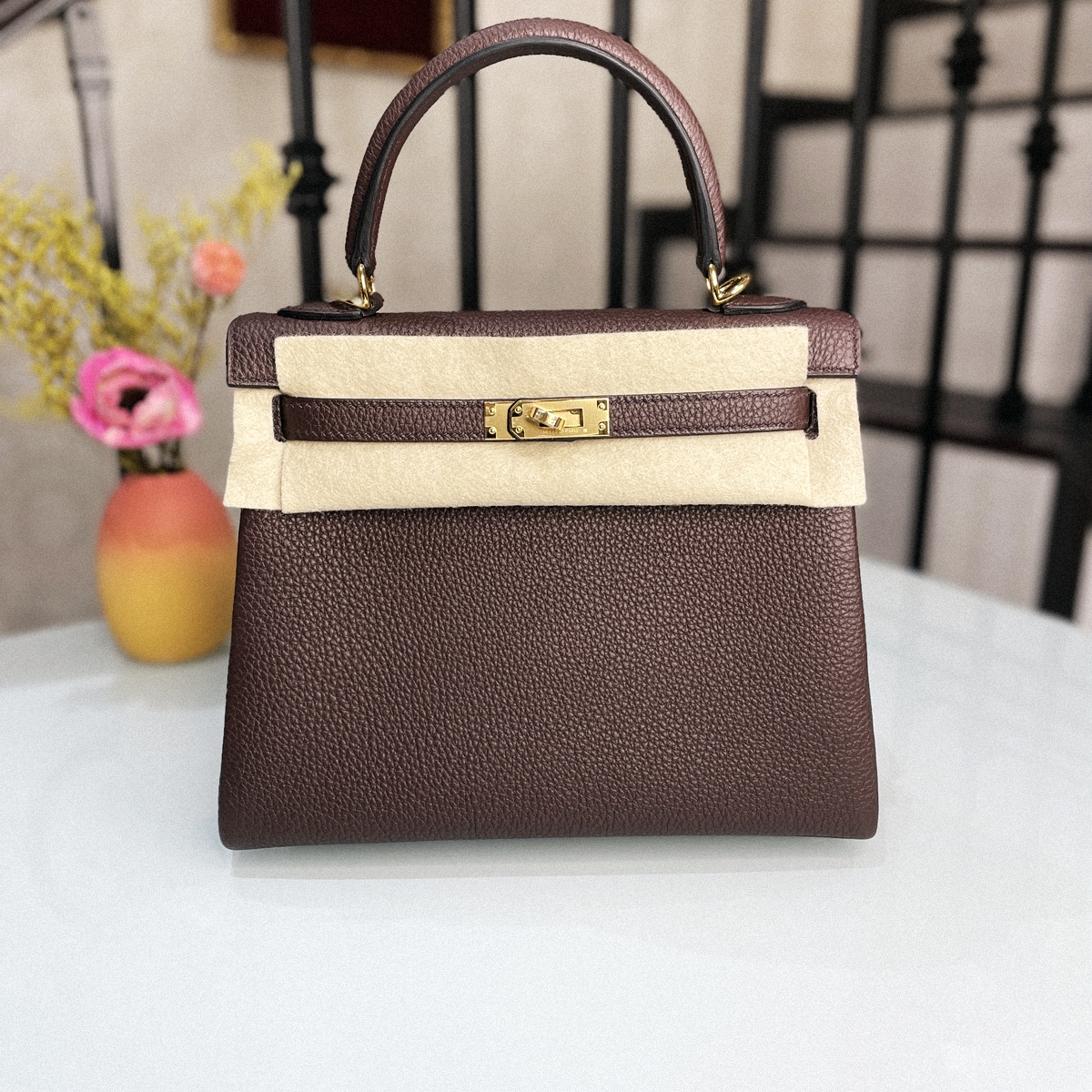 KELLY25 CC0G TOGO皮 馬鞍紅金扣