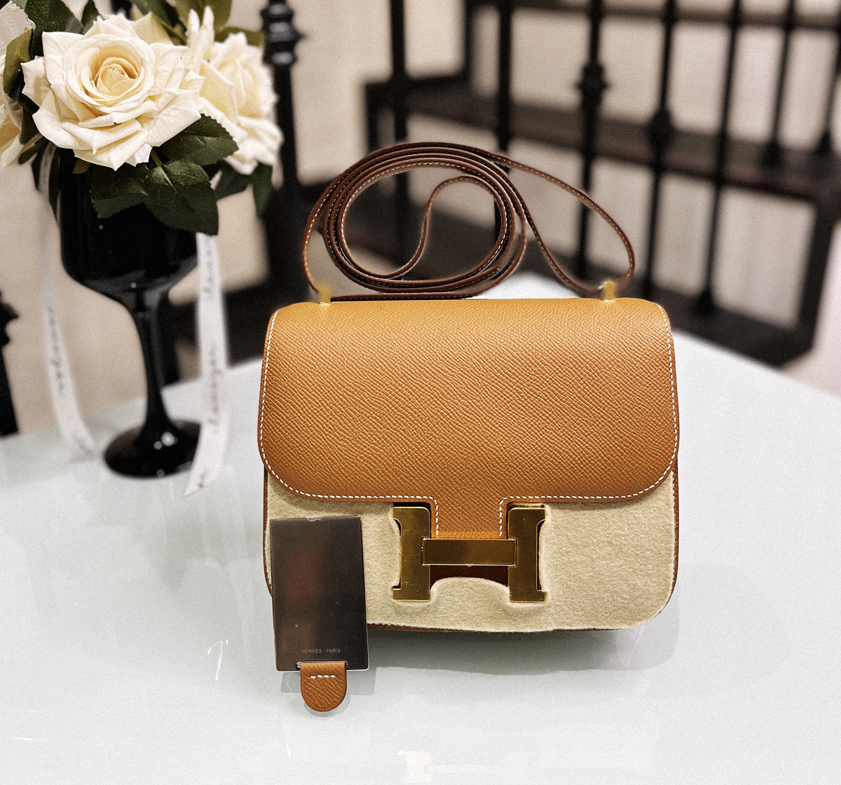 Constance cc37 金扣 有鏡子