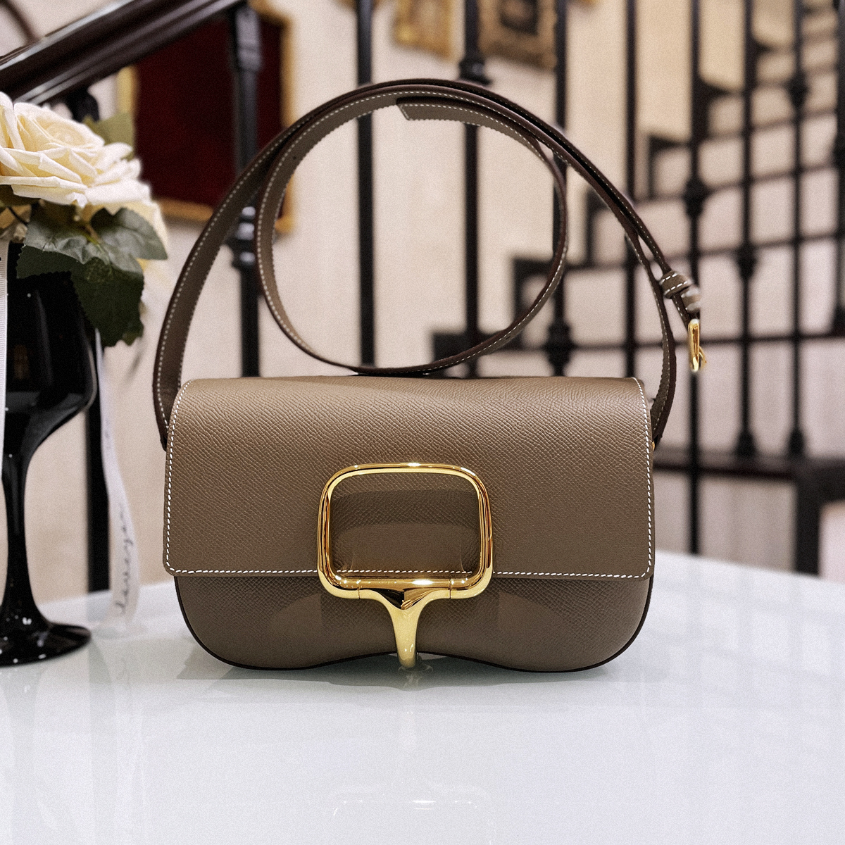 Della Elan CC18 大象灰金扣 Epsom皮